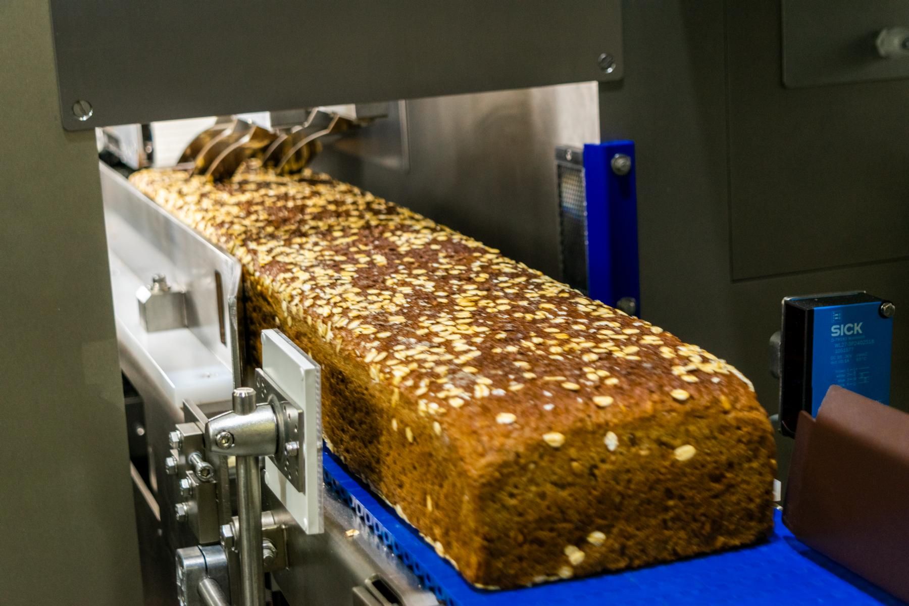 Der Haupteingang der MKW GmbH in Wuppertal